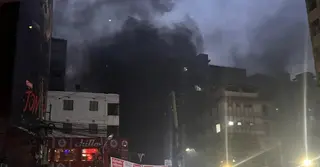ফায়ার সার্ভিসের ১০ ইউনিটের চেষ্টায় নিয়ন্ত্রণে বেইলি রোডের আগুন